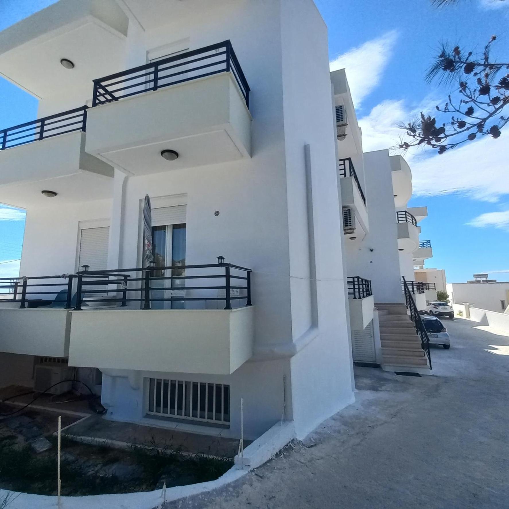 Central Rooms Makry Gialos  Exterior photo